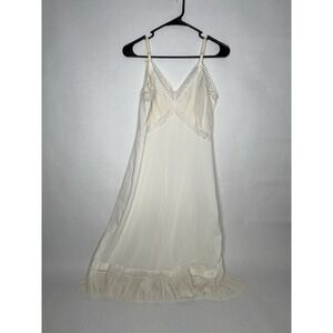 Vintage 1960s Womens Vanity Fair Full Slip Lingerie‎ Nylon Cream Lace Ribbed